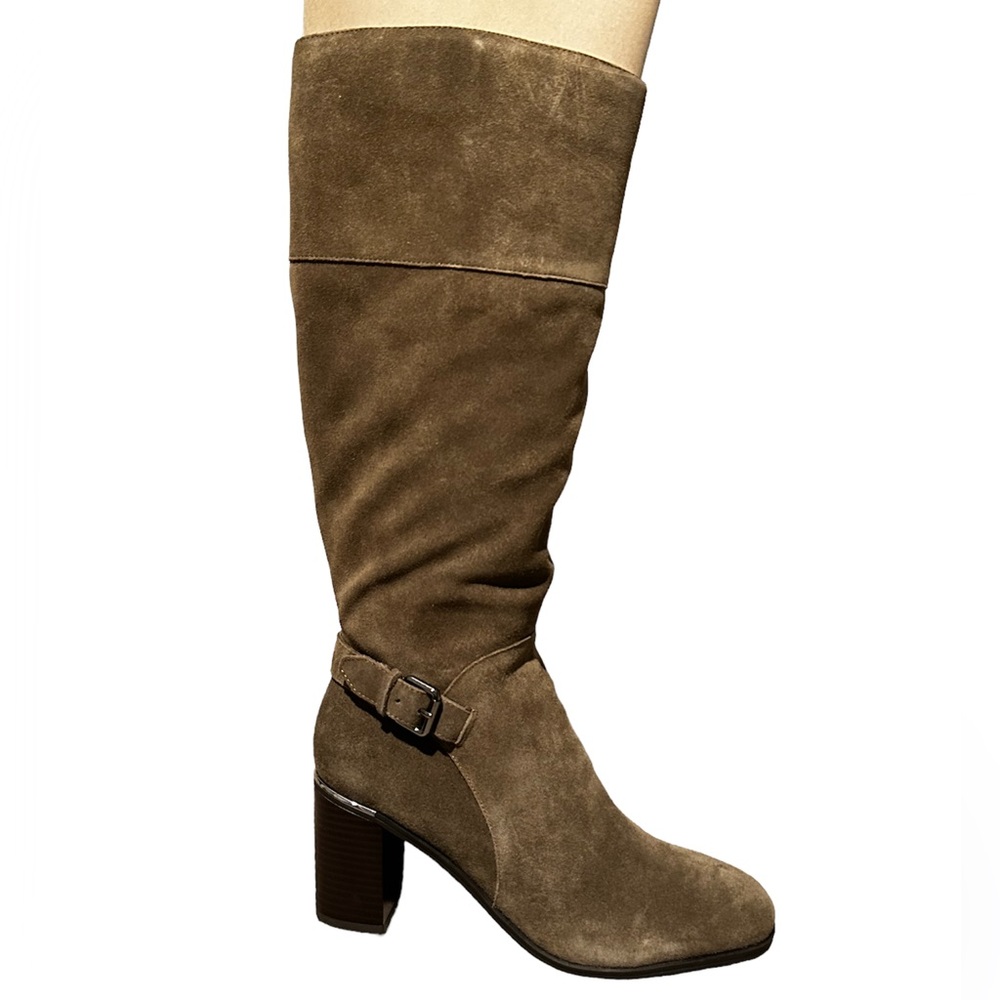 ❤️❤️ NIB BANDOLINO BLOCK HEEL GREEN SUEDE OLLIA BOOT SIZE 9.5 - Picture 1 of 6